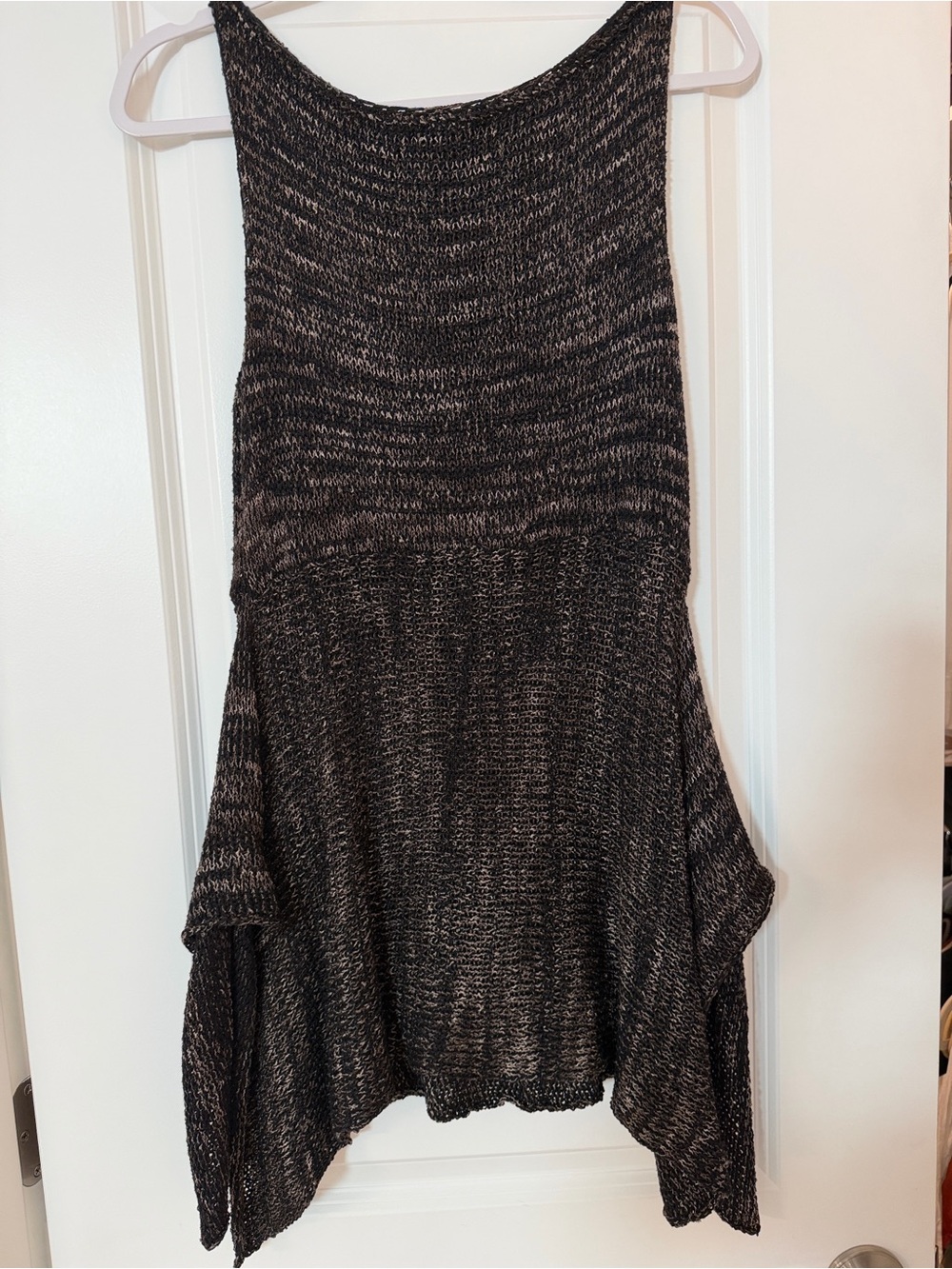 Georgina Estefania Women's Black Marled Knit No Sleeves Sweater